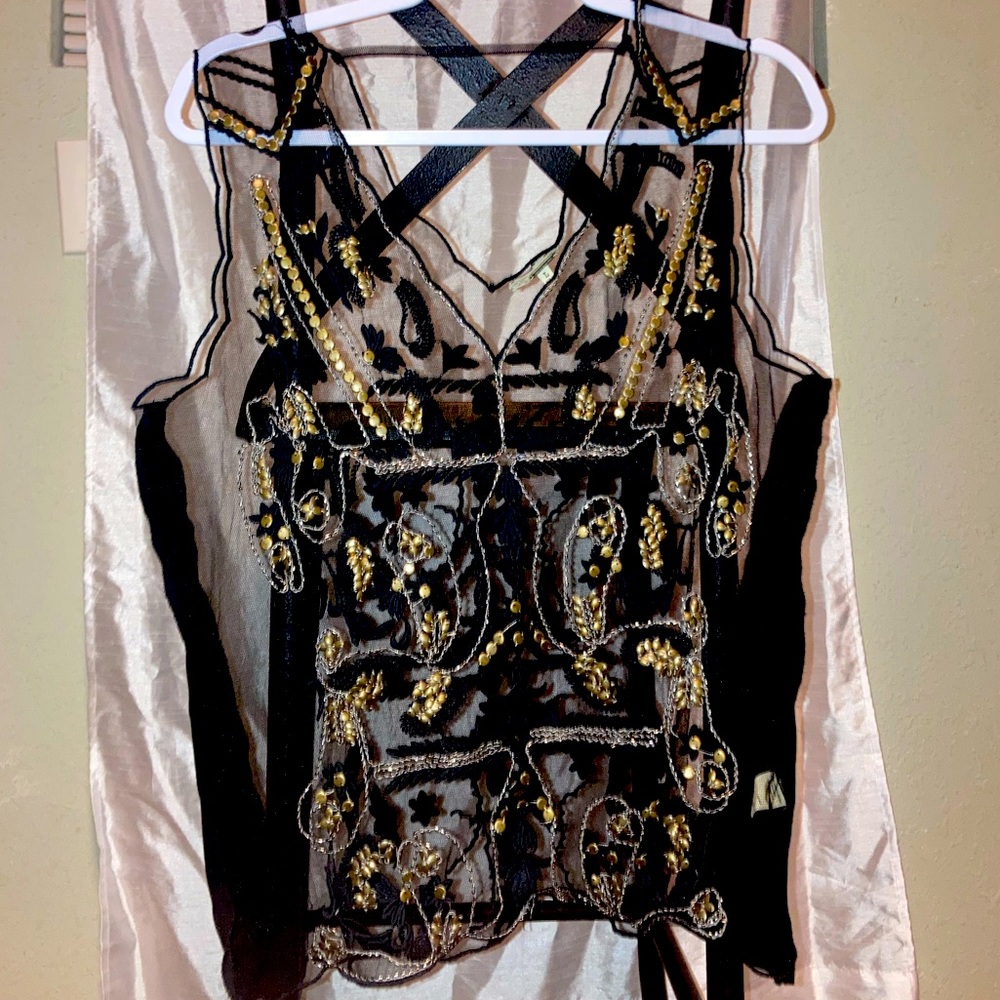 Gimmicks by BKE- Size L- sheer embroidered top